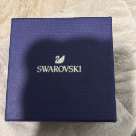 SWAROVSKI CRYSTAL 2” EARRINGS, GLEAMING TOPAZ COLOR. NEW🔶 IN BOX - Picture 5 of 6